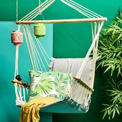 Hängesessel Mit Holzarmlehnen BABOON In Grau -Butlers butlers hangesessel mit holzarmlehnen baboon in grau 6