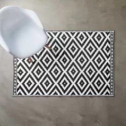 In- & Outdoor-Teppich Ethno Rauten L 180 X B 118cm COLOUR CLASH In Schwarz-Weiß 11 In- & Outdoor-Teppich Ethno Rauten L 180 X B 118cm COLOUR CLASH In Schwarz-Weiß -Butlers butlers in and outdoor teppich ethno rauten l 180 x b 118cm colour clash in schwarz weiss 2