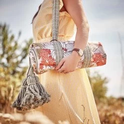 Picknickdecke L 175 X B 154cm BETWEEN FLOWERS In Creme -Butlers butlers picknickdecke l 175 x b 154cm between flowers in creme 1