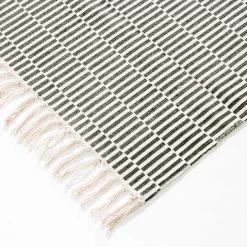 Teppich L 60 X B 90cm SILENT DANCER In Schwarz-Weiß -Butlers butlers teppich l 60 x b 90cm silent dancer in schwarz weiss 3